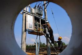 “國網(wǎng)陽光扶貧行動”巴東首批40個村級光伏發(fā)電站建成投運(yùn)