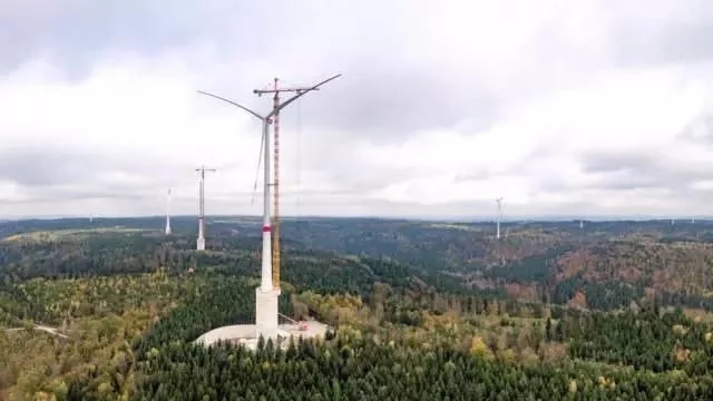 為風力發(fā)電機加上個水泥罐，就能媲美馬斯克的100兆瓦時超級電池?!