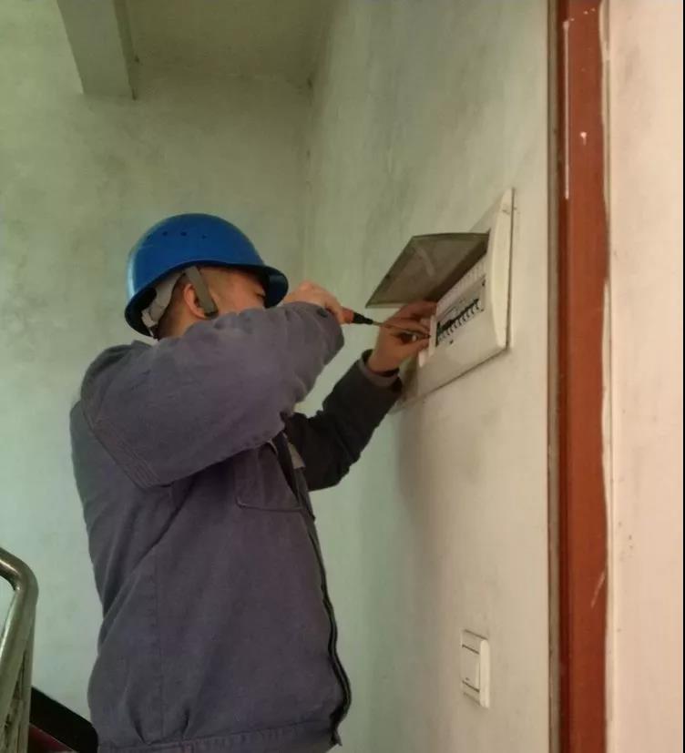 獨居老人用電3173度，家里用電異常該怎么辦？