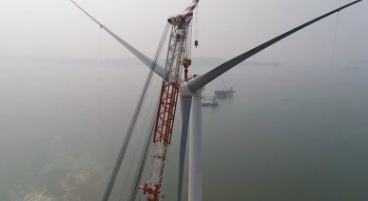 重磅！全球風輪直徑最大抗臺風型風電機組成功吊裝！