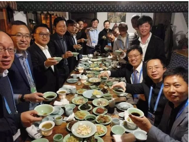 互聯(lián)網(wǎng)大佬的頂級飯局都吃啥？網(wǎng)友：看到了生態(tài)農(nóng)業(yè)的明天！