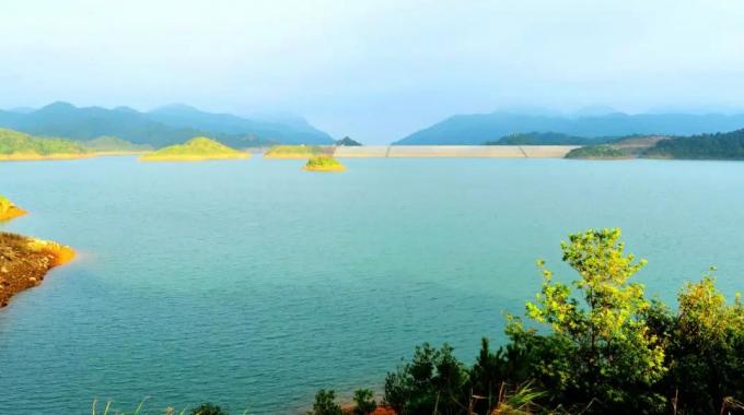 廣東惠州抽水蓄能電站（建成）  惠州抽水蓄能電站位于廣東省惠州市博羅縣，是廣東省內(nèi)興建的第二座大型抽水蓄能電站，是“西電東送”的必要配套工程。