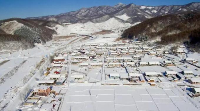 遼寧清原抽水蓄能電站（在建）  遼寧清原抽水蓄能電站是目前國(guó)內(nèi)抽水蓄能行業(yè)第一大EPC項(xiàng)目，被列入新一輪?wèn)|北振興139個(gè)重點(diǎn)項(xiàng)目。