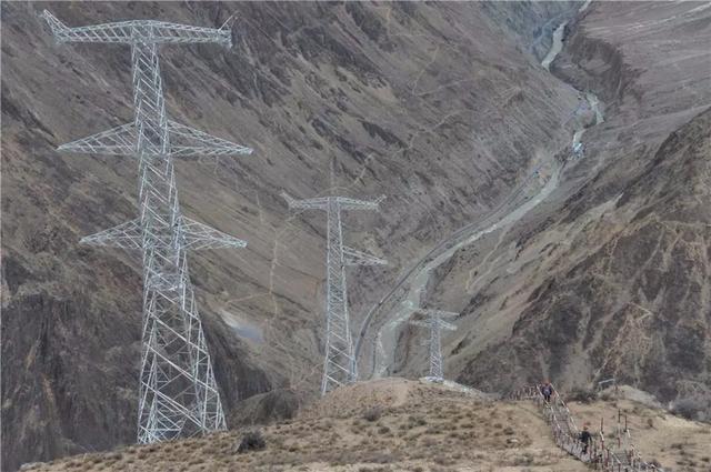 極限挑戰(zhàn)！這條“電力天路”正式投入運(yùn)營