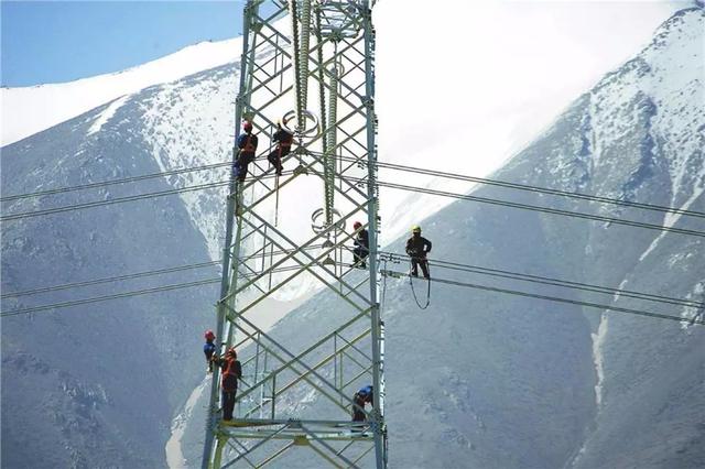 極限挑戰(zhàn)！這條“電力天路”正式投入運(yùn)營